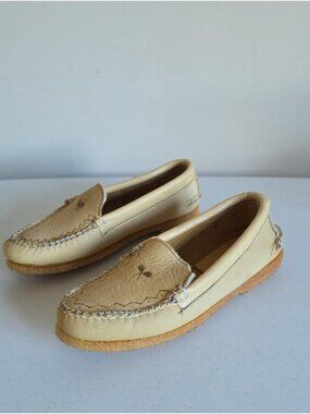 HINTERLAND | Hand Sewn Moccasins Beige Leather Sz 5